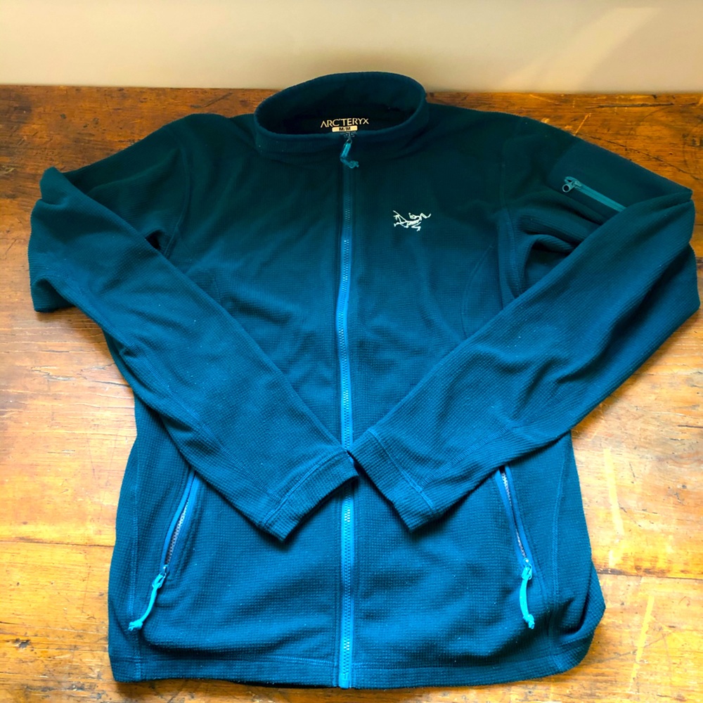 Arc’teryx Leightweight Zip-Up Layer